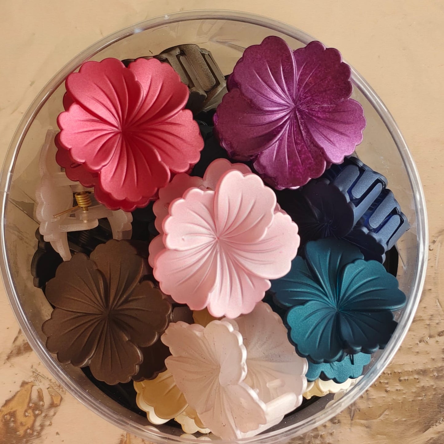 (No:9) Clips (C) Rs-210 (23 pcs)