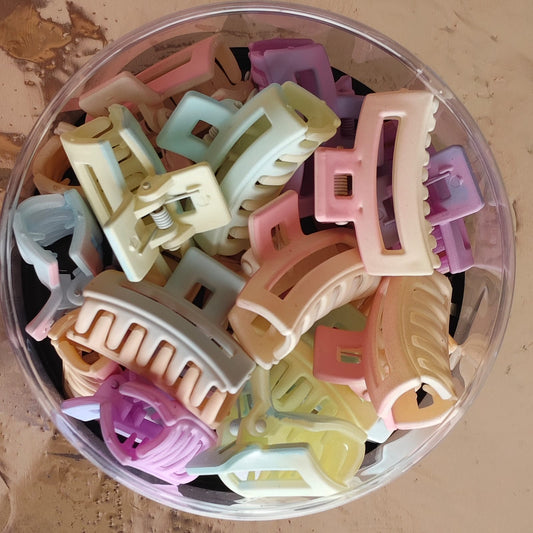 (No:9) Clips (A) Rs-210 (23 pcs)