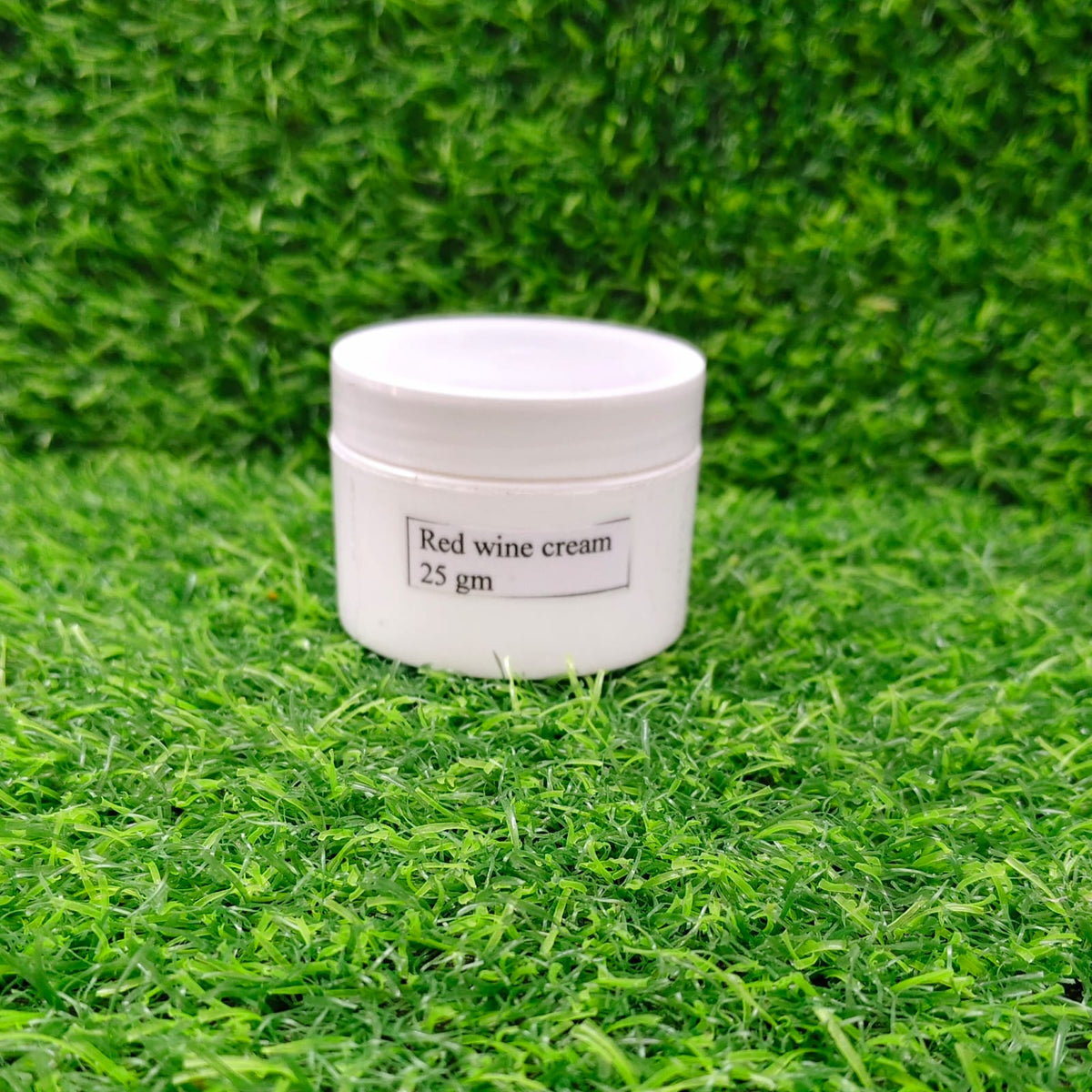 Red Wine Cream 25g Rs-130