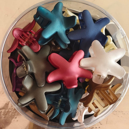 (No:9) Clips (D) Rs-210 (23 pcs)