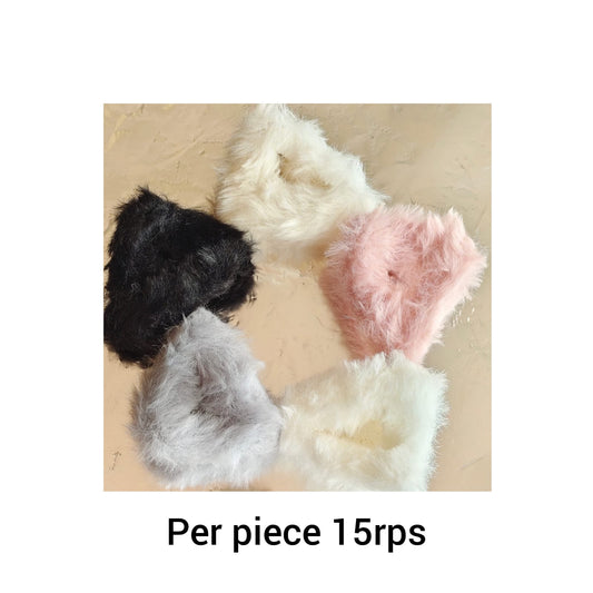 (No:14) Sml fur Claw Clips Rs-15